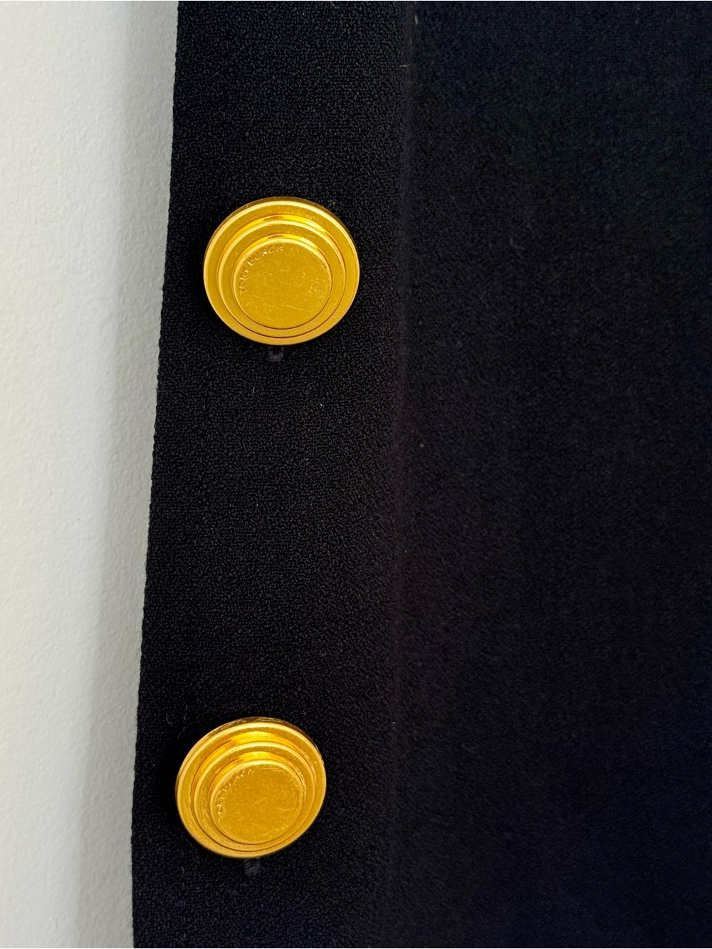 Tory Burch Millie Sleeveless Mini Shift Dress w/ Gold Buttons, Black – Size 14 - Picture 5 of 8